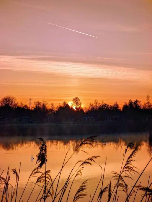 Lakeside View Wisbech Exteriör bild